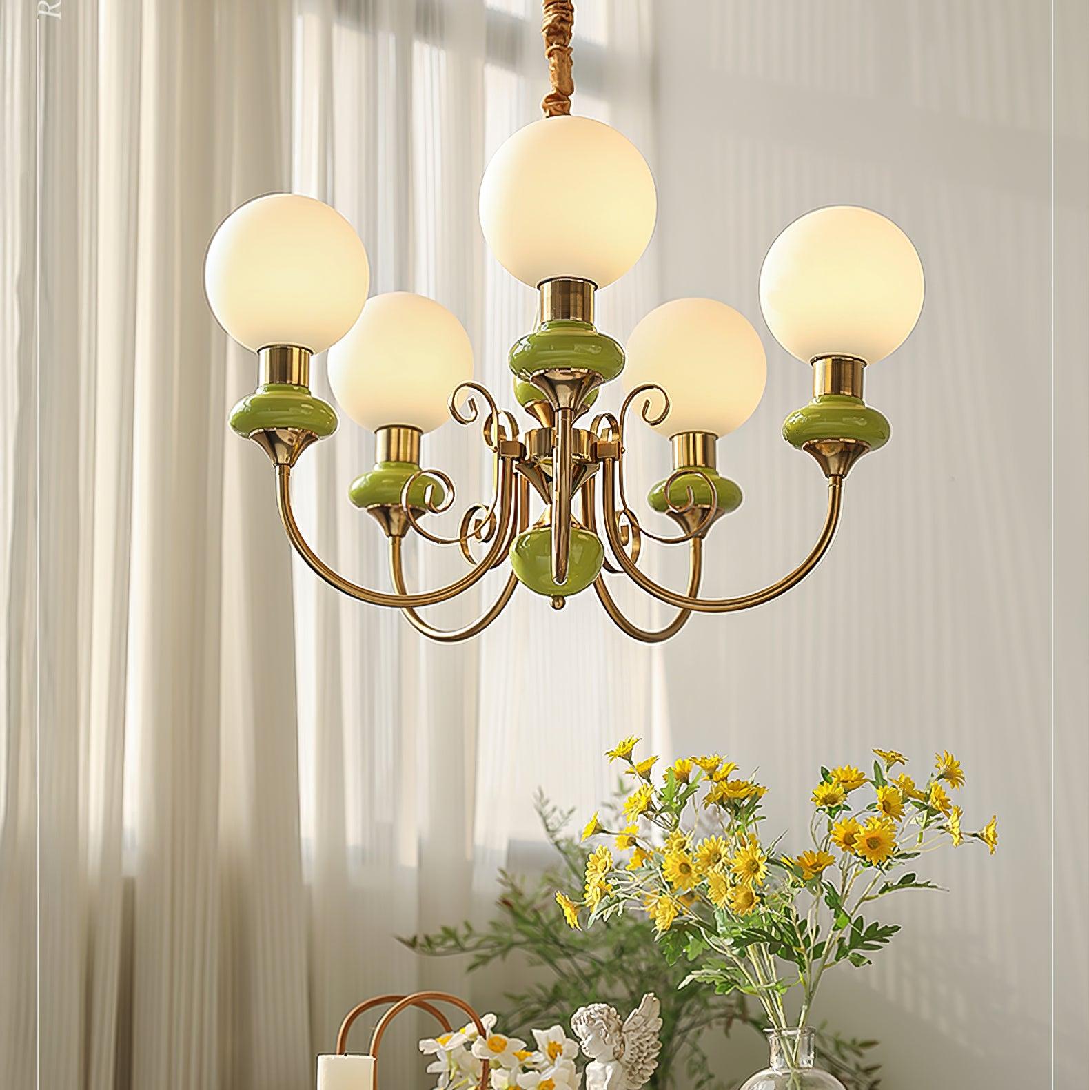 Kroonluchter met Groene Glazen Kappen en Gouden of Zwarte Afwerking – Luxe Hanglamp in 3, 5 of 8 Lichtpunten | Sansoti