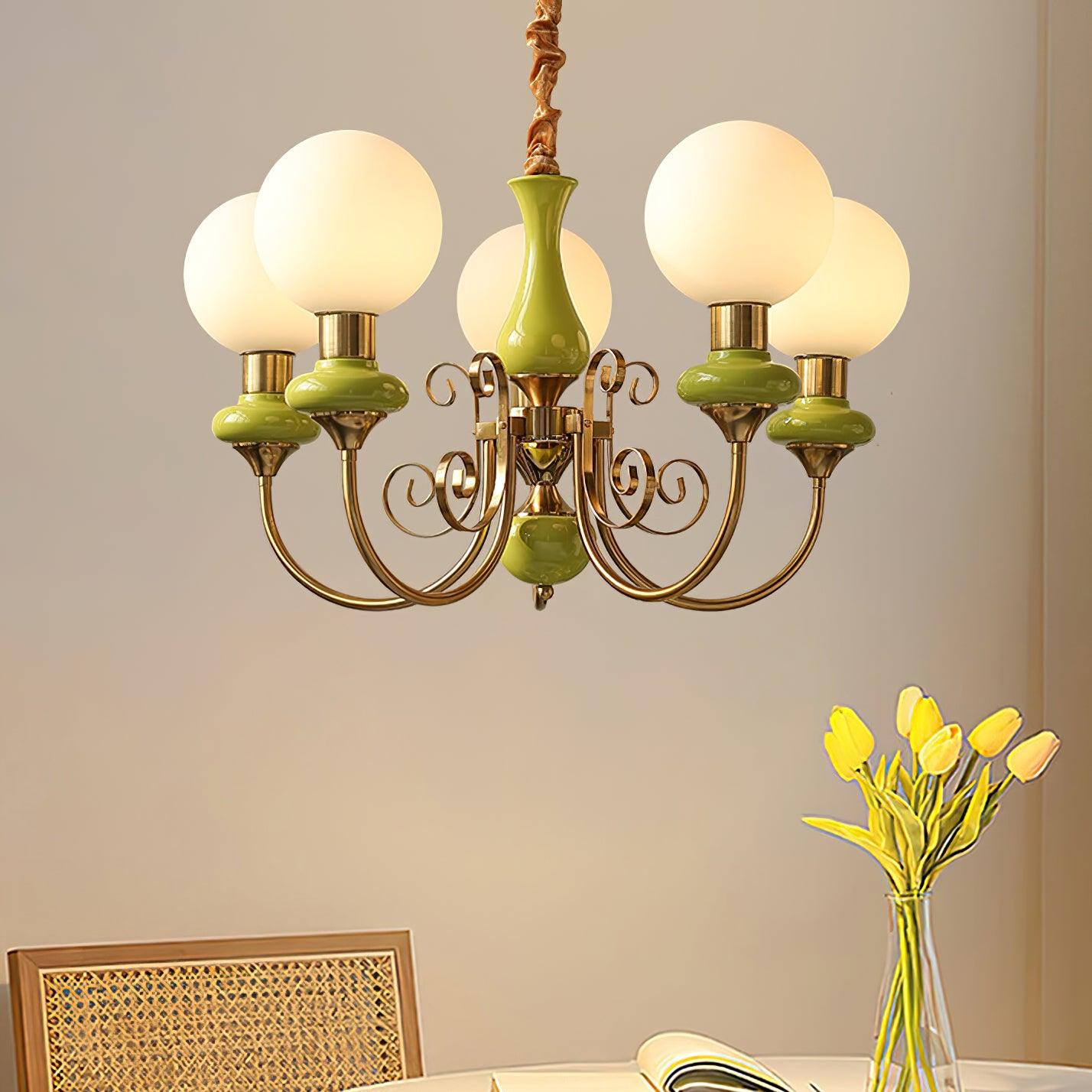 Kroonluchter met Groene Glazen Kappen en Gouden of Zwarte Afwerking – Luxe Hanglamp in 3, 5 of 8 Lichtpunten | Sansoti