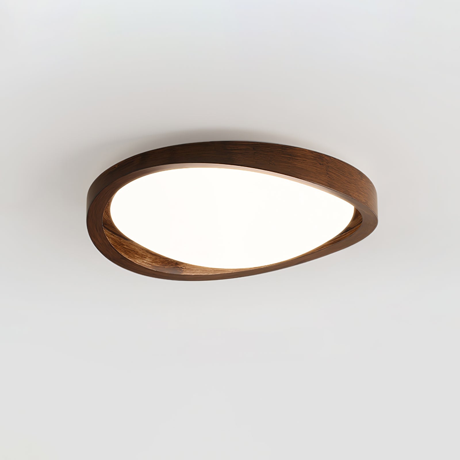Houten Plafondlamp met Gebogen Rand – Scandinavisch Design met Walnoot Afwerking & Warme Verlichting voor Woonkamer Slaapkamer | Sansoti