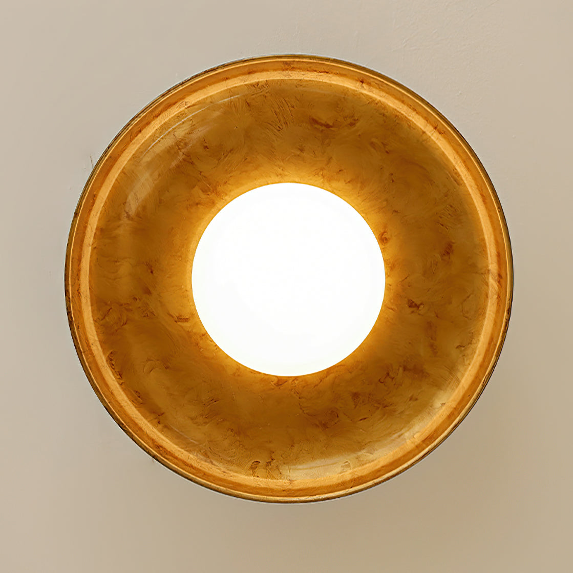 Plafondlamp met handgeblazen glazen kap en gestructureerde metalen rozet – warm sfeerlicht voor woonkamer, slaapkamer en entree | Sansoti