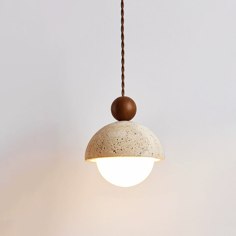 Design Pendelleuchte aus Travertin und Glas – Moderne Beleuchtung mit warmem Licht | Restfield