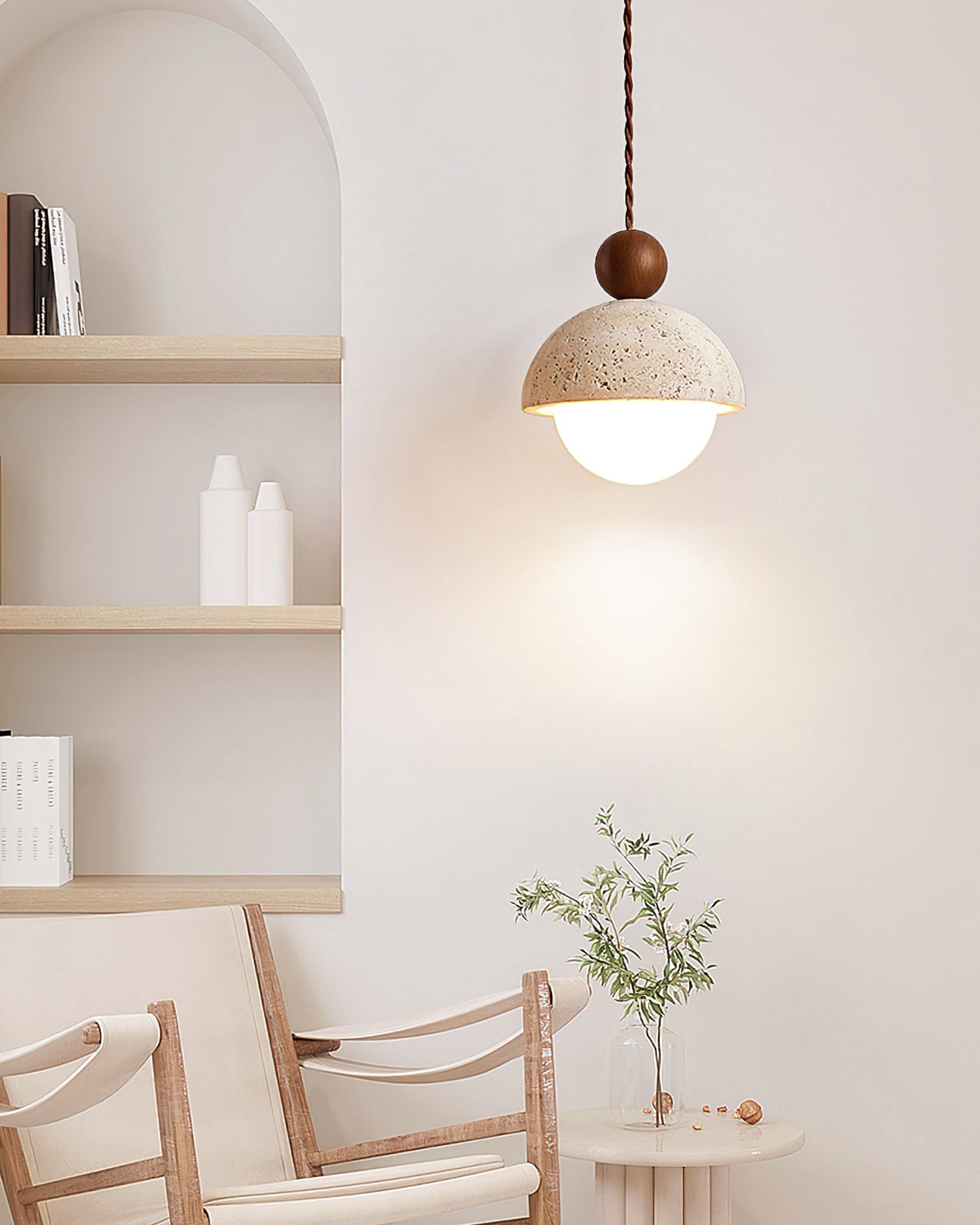 Design Pendelleuchte aus Travertin und Glas – Moderne Beleuchtung mit warmem Licht | Restfield