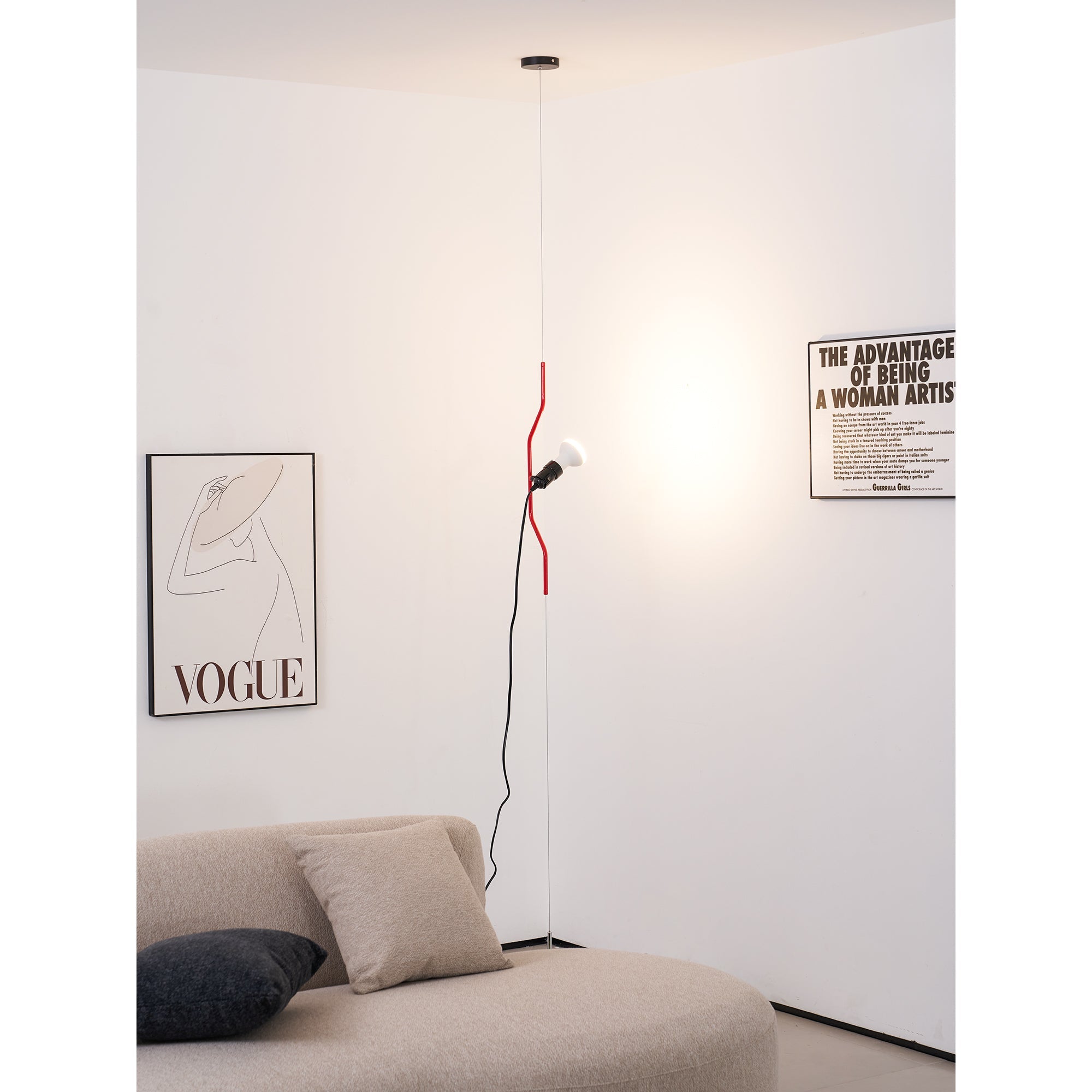 In Hoogte Verstelbare Hanglamp met Metalen Buiskap – Zwart/Wit/Rood | Sansoti