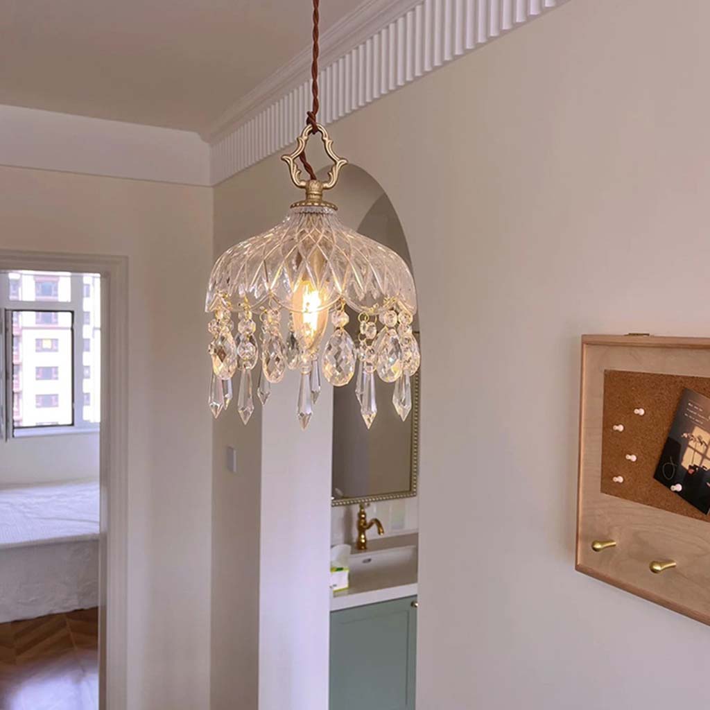 Kristall-Pendelleuchte mit Messingfassung und geriffeltem Glas für Esszimmer, Wohnzimmer und Schlafzimmer, stimmungsvolle Beleuchtung | Sansoti