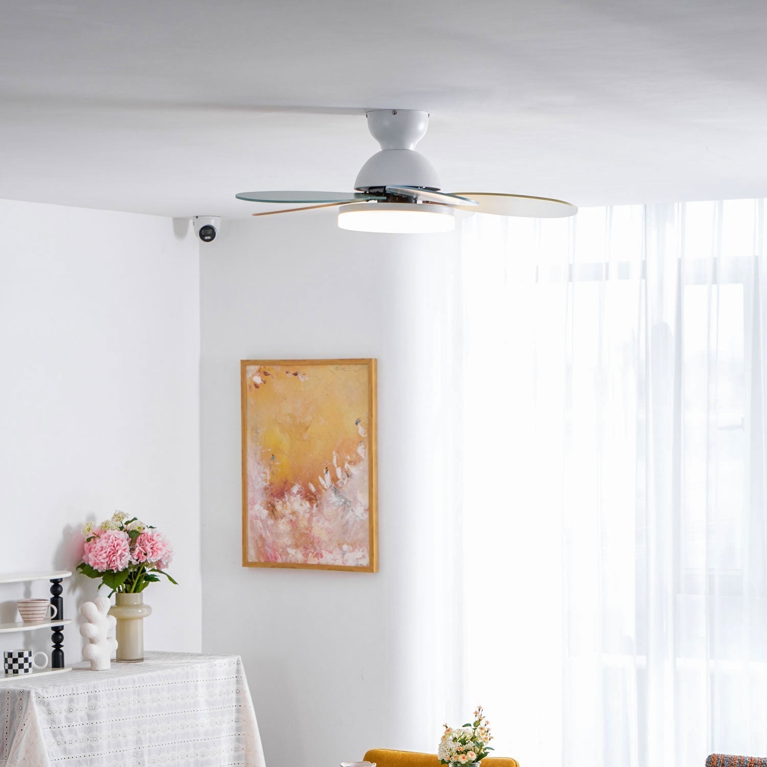 Liora Plafondventilator met Verlichting en Gekleurde Glazen Bladeren voor Kinderkamer – Moderne Ceiling Fan met LED en Afstandsbediening – Verstelbare Snelheid Plafondventilator met Licht in Meerdere Kleurvarianten | Sansoti