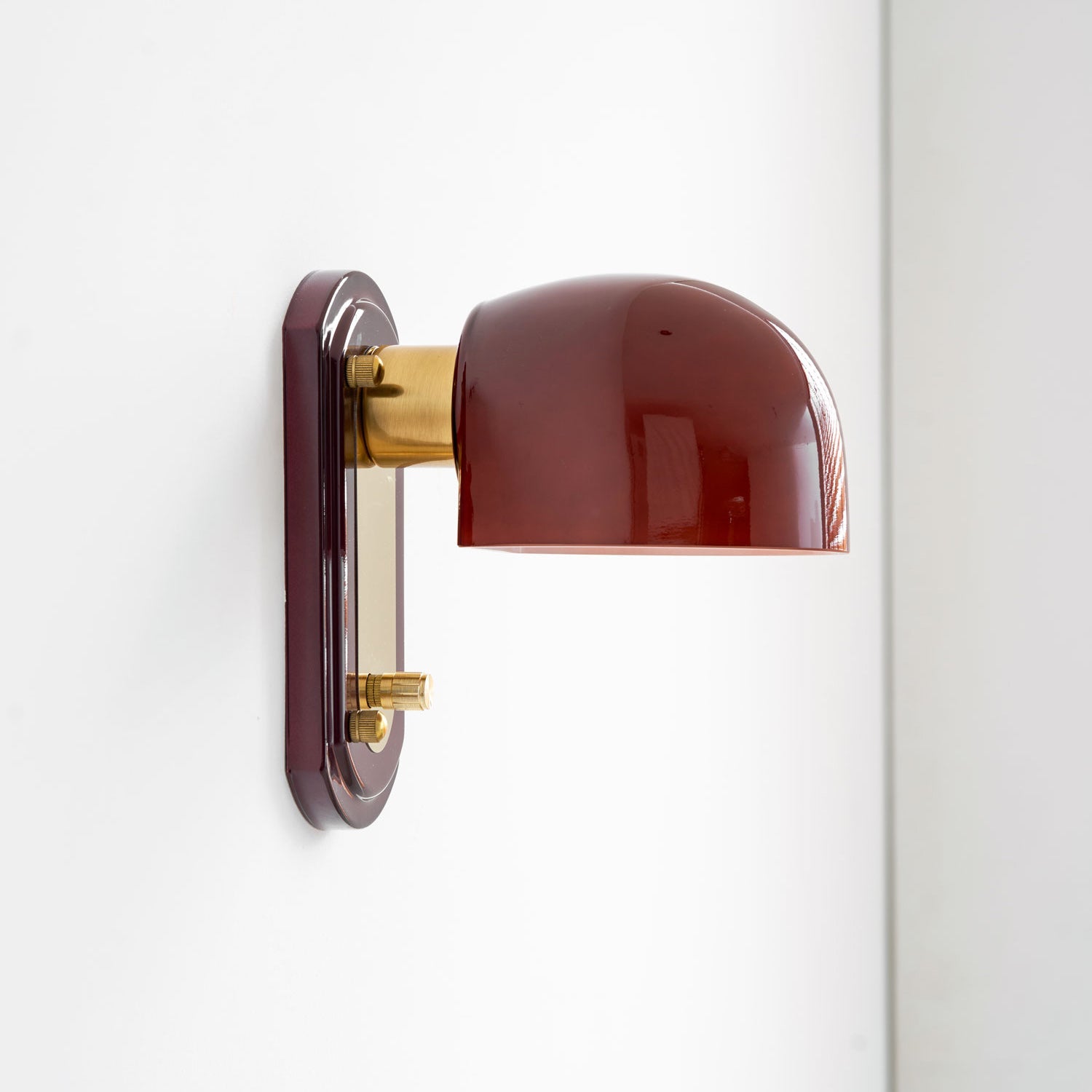 Vintage Wandlamp met Rode Glazen Kap — Sfeervolle Retro Verlichting voor Woonkamer & Eetkamer | Sansoti