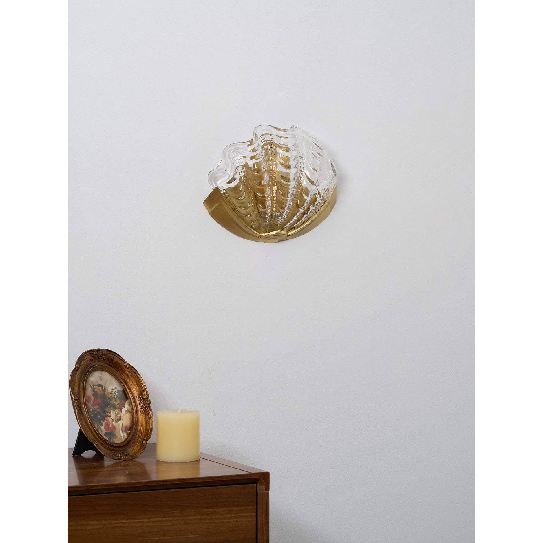 Glazen Wandlamp Schelp Design Messing & Glas Luxe Afwerking voor Gang en Slaapkamer | Sansoti