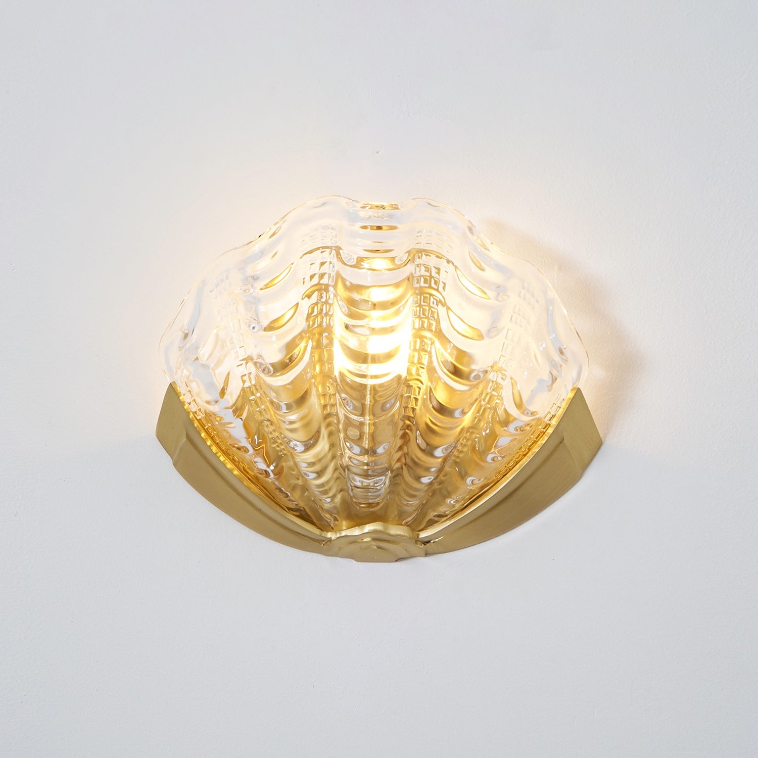 Glazen Wandlamp Schelp Design Messing & Glas Luxe Afwerking voor Gang en Slaapkamer | Sansoti