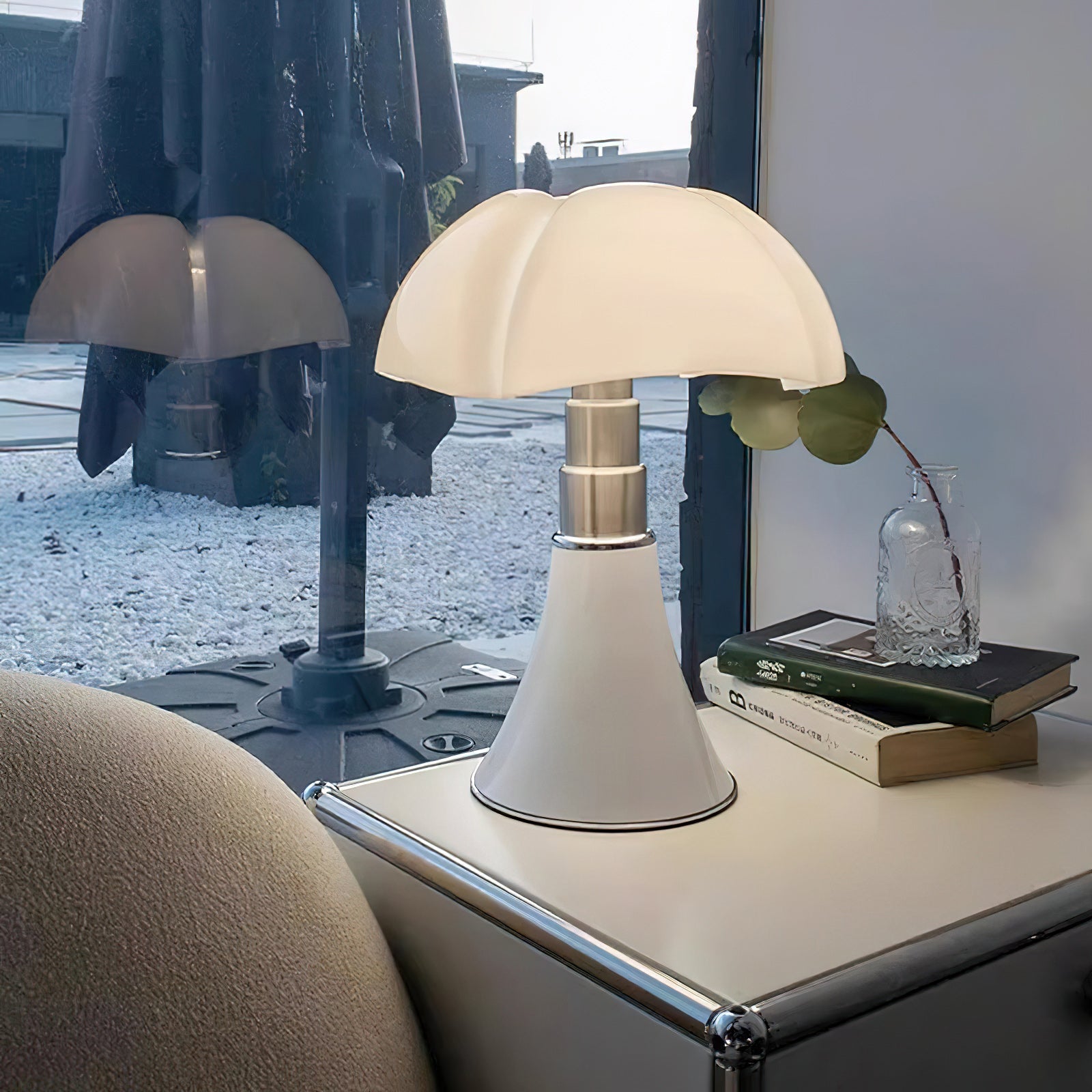 Moderne Design Tafellamp met In Hoogte Verstelbare Kap – Zwart Wit Geel Goud Chroom | Sansoti