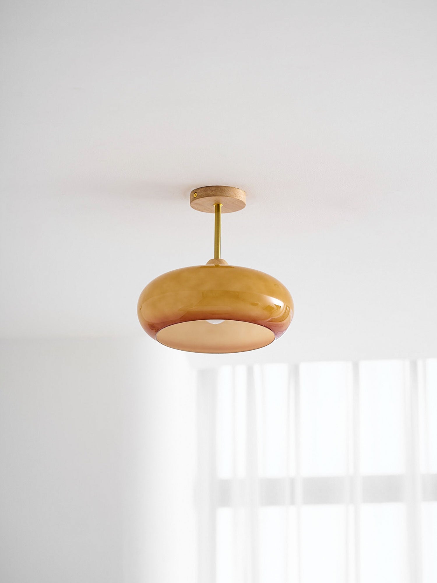 Vintage Bauhaus Plafondlamp met Glazen Schijf – Natuurlijk Houten Frame in Oranje of Wit – Ø28cm Verlichting voor Mid-Century Modern Interieur | Sansoti