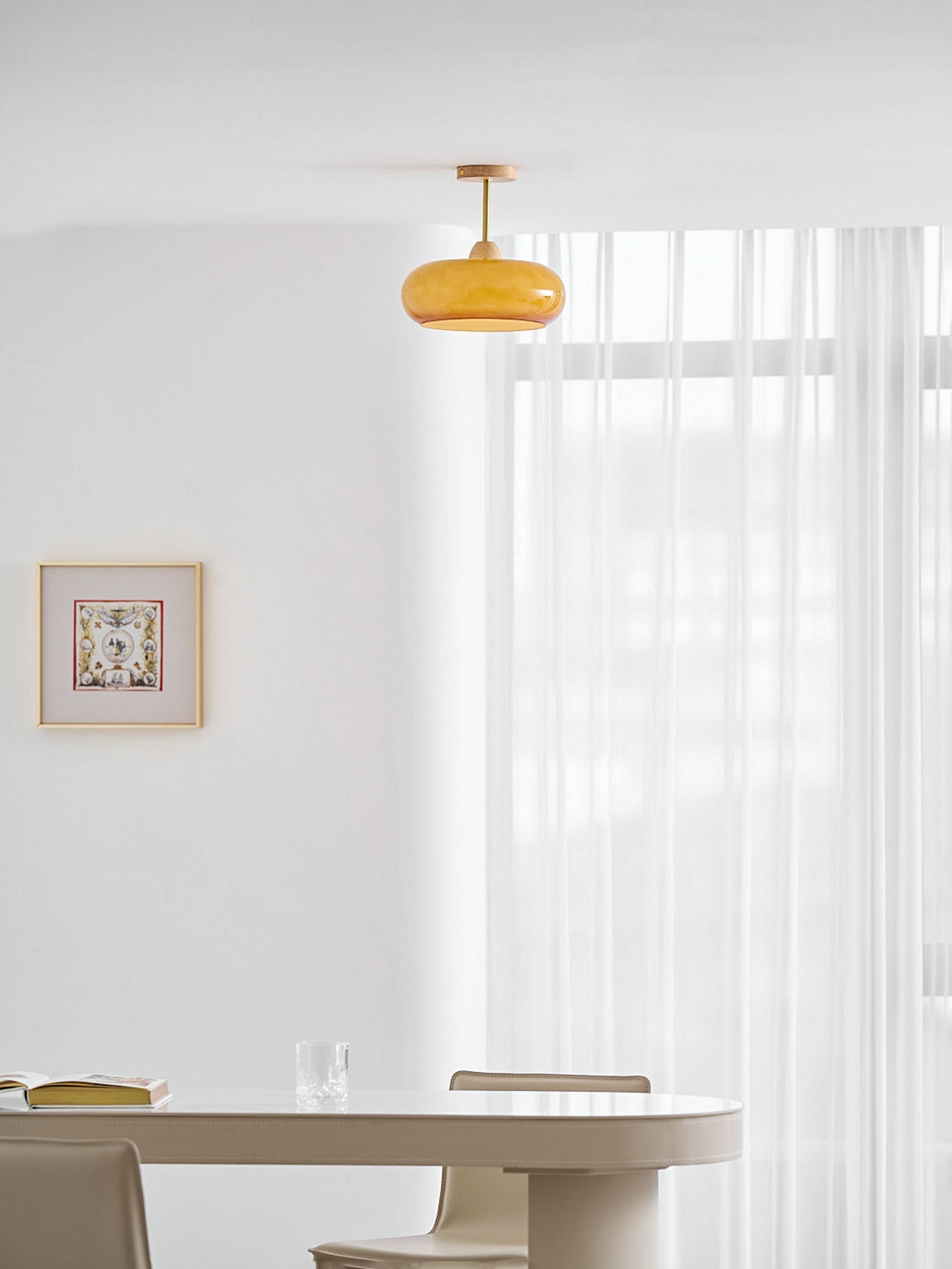 Vintage Bauhaus Plafondlamp met Glazen Schijf – Natuurlijk Houten Frame in Oranje of Wit – Ø28cm Verlichting voor Mid-Century Modern Interieur | Sansoti