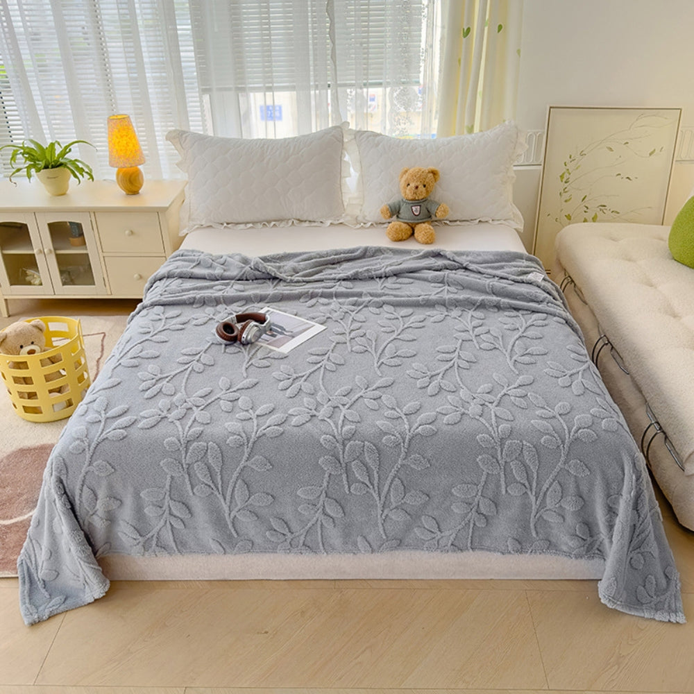 Plaid en polaire à motif de feuilles en relief, couverture en microfibre pour lit ou canapé, motif brodé, douce, légère, chaude et confortable | Sansoti