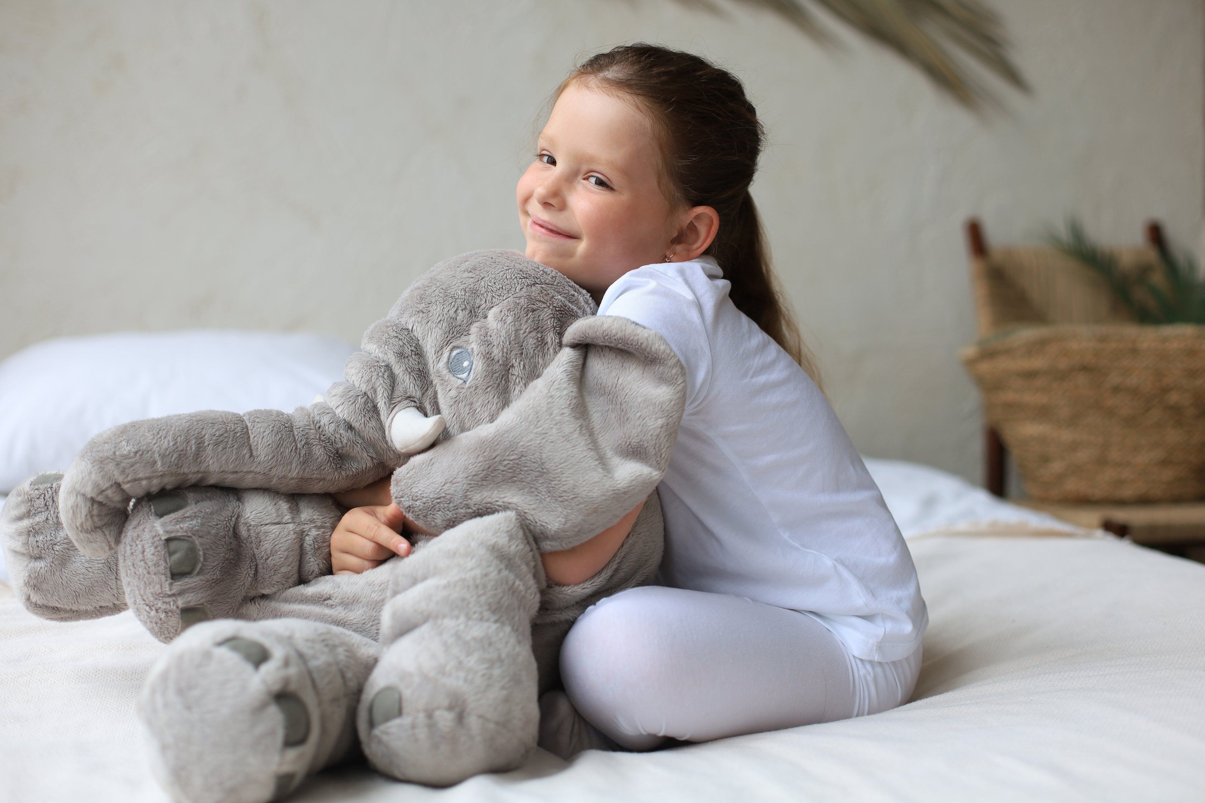 Pluche Olifant Knuffelkussen – Zacht Comfort Kussen voor Kinderkamer en Ontspanning | Sansoti