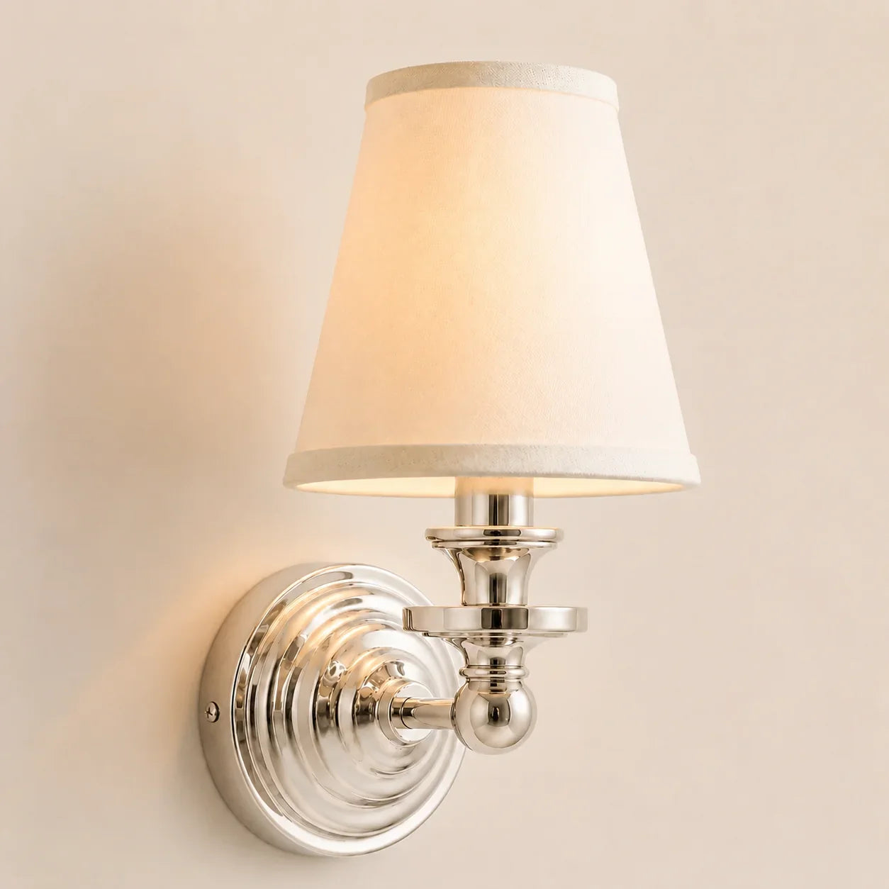 Vintage Wandlamp met Linnen Kap en Messing Armatuur – Retro Design voor Slaapkamer en Woonkamer | Sansoti