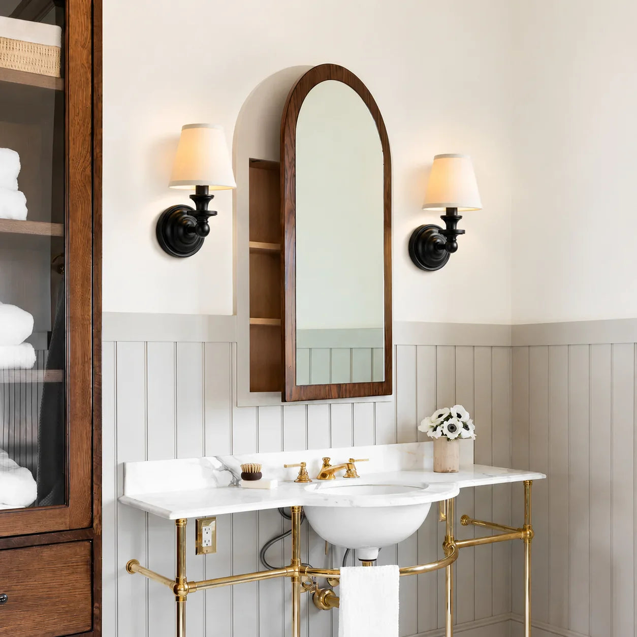 Vintage Wandlamp met Linnen Kap en Messing Armatuur – Retro Design voor Slaapkamer en Woonkamer | Sansoti