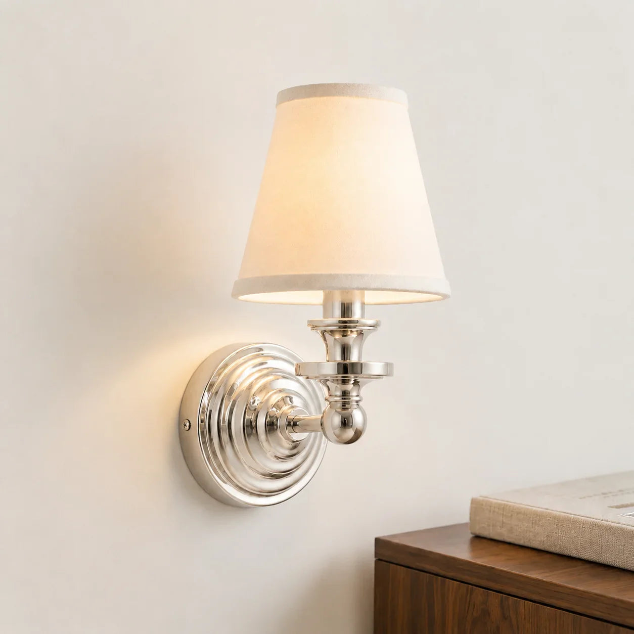 Vintage Wandlamp met Linnen Kap en Messing Armatuur – Retro Design voor Slaapkamer en Woonkamer | Sansoti