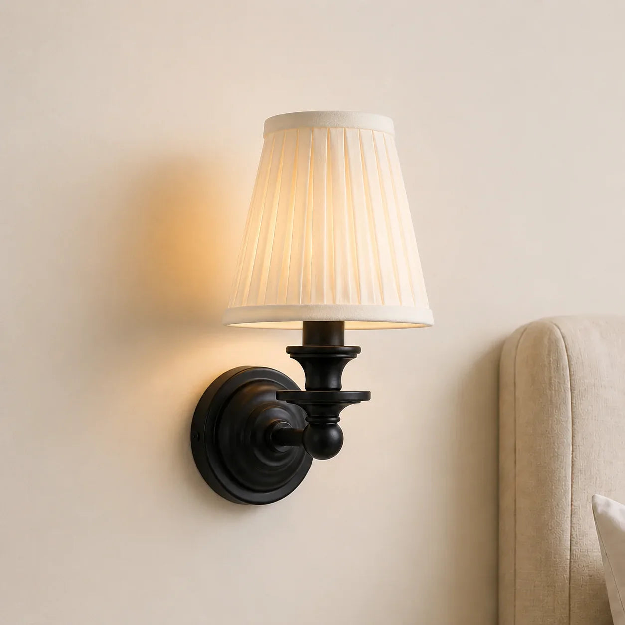 Vintage Wandlamp met Linnen Kap en Messing Armatuur – Retro Design voor Slaapkamer en Woonkamer | Sansoti