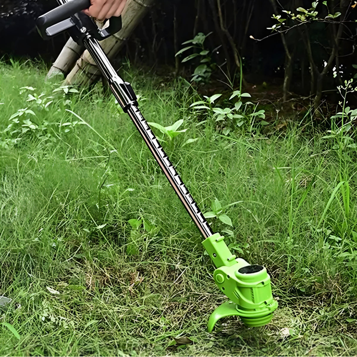 Kabelloser, wiederaufladbarer Rasentrimmer 24 V, 600 W, teleskopierbar 92–122 cm, Metallmesser, Unkrautschneider für den Garten und Rasen | Sansoti