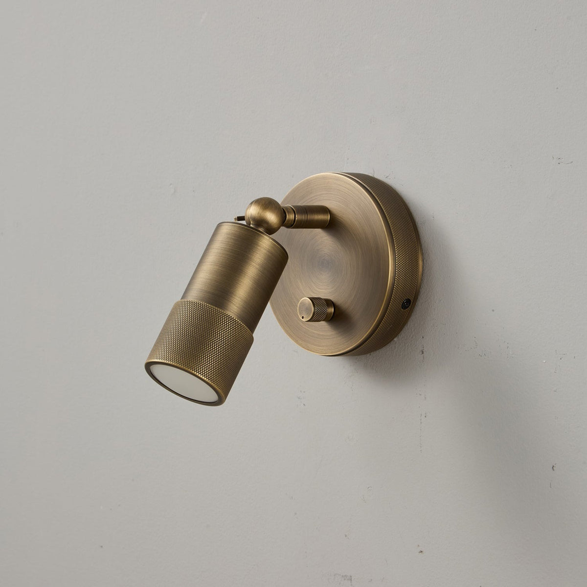 Antique Brass Wall Lamp Integrated LED Lighting Hardwired Warm Light 4500K for Living Room Hallway Bedroom | Sansoti