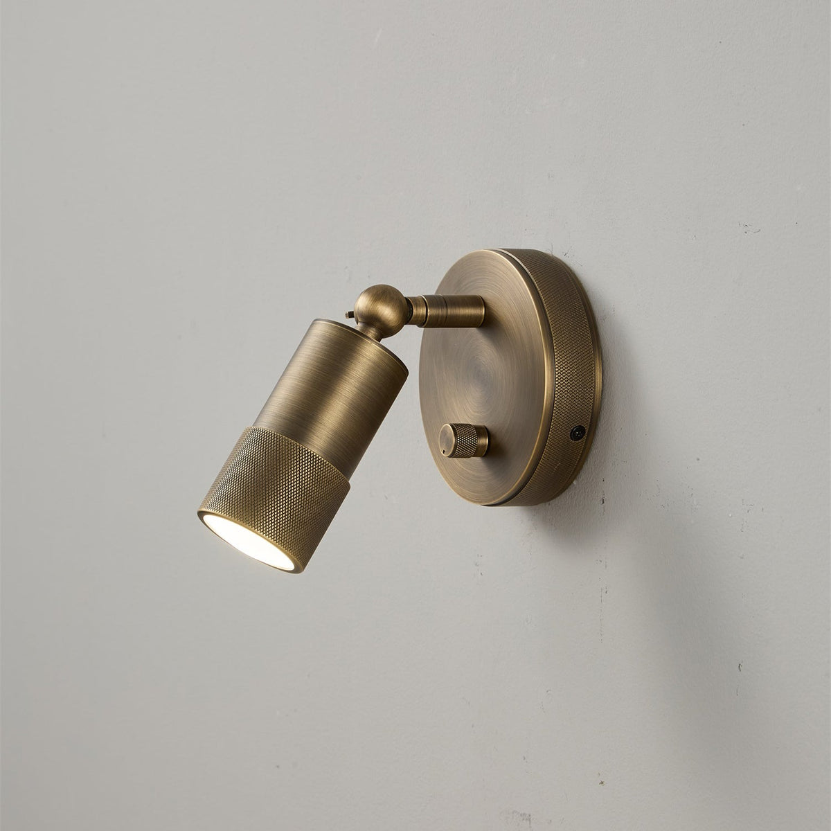 Antique Brass Wall Lamp Integrated LED Lighting Hardwired Warm Light 4500K for Living Room Hallway Bedroom | Sansoti