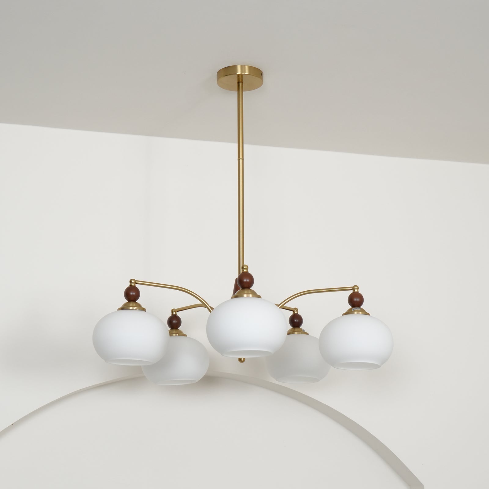 Retro Calliope Kroonluchter – Metalen Hanglamp met Glazen Kappen – 3, 5 of 8 Lichtpunten – Klassiek Vintage Design voor Eetkamer en Woonkamer | Sansoti