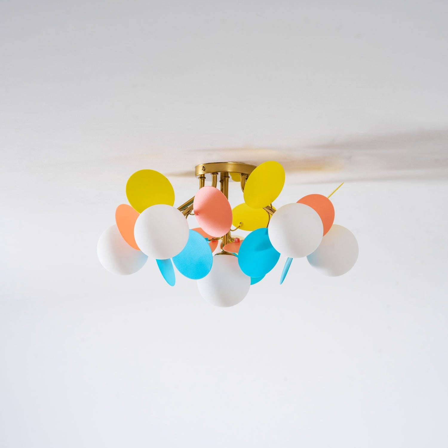 Ronde Plafondlamp met Acryl Bladeren – Macaron Pastelkleuren – 1, 4, 6 of 8 Lichtpunten – G9 Fitting – Scandinavisch Design voor Kinderkamer, Woonkamer en Kantoor | Sansoti