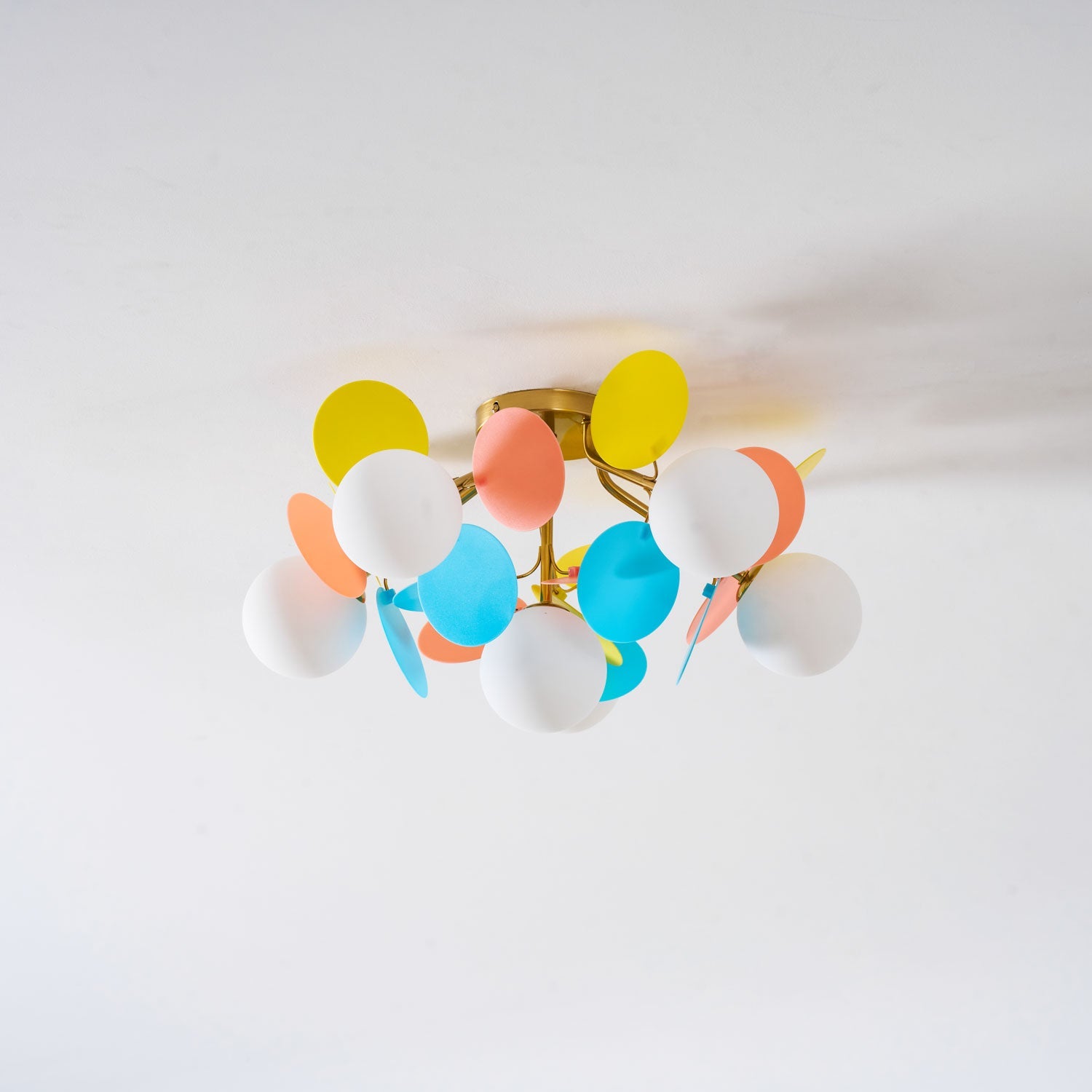 Ronde Plafondlamp met Acryl Bladeren – Macaron Pastelkleuren – 1, 4, 6 of 8 Lichtpunten – G9 Fitting – Scandinavisch Design voor Kinderkamer, Woonkamer en Kantoor | Sansoti