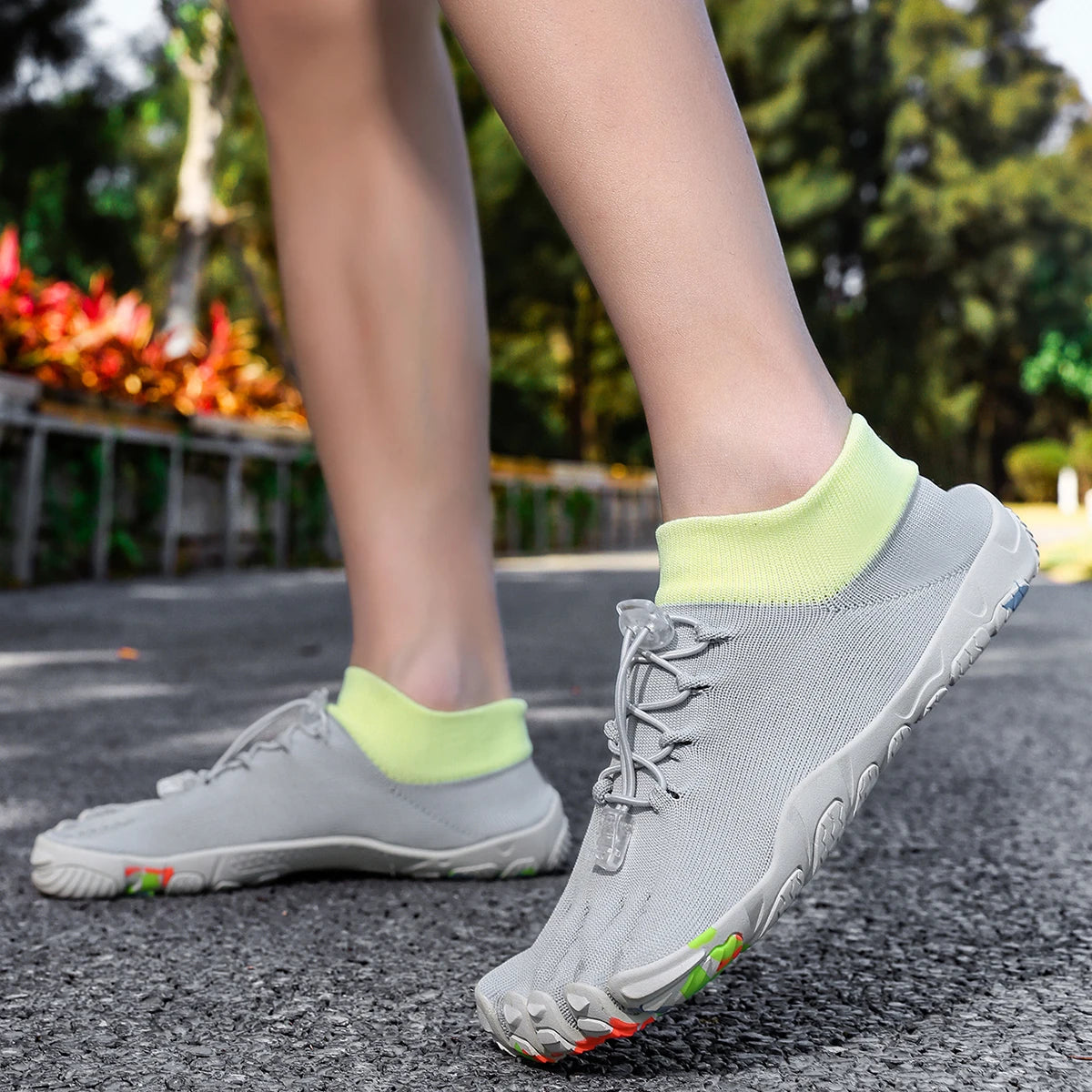 Wasserschuhe mit Zehenfächern, flexibel und griffig, für Strand, Yoga, Schwimmen, Laufen und Wassersport für Herren | Sansoti