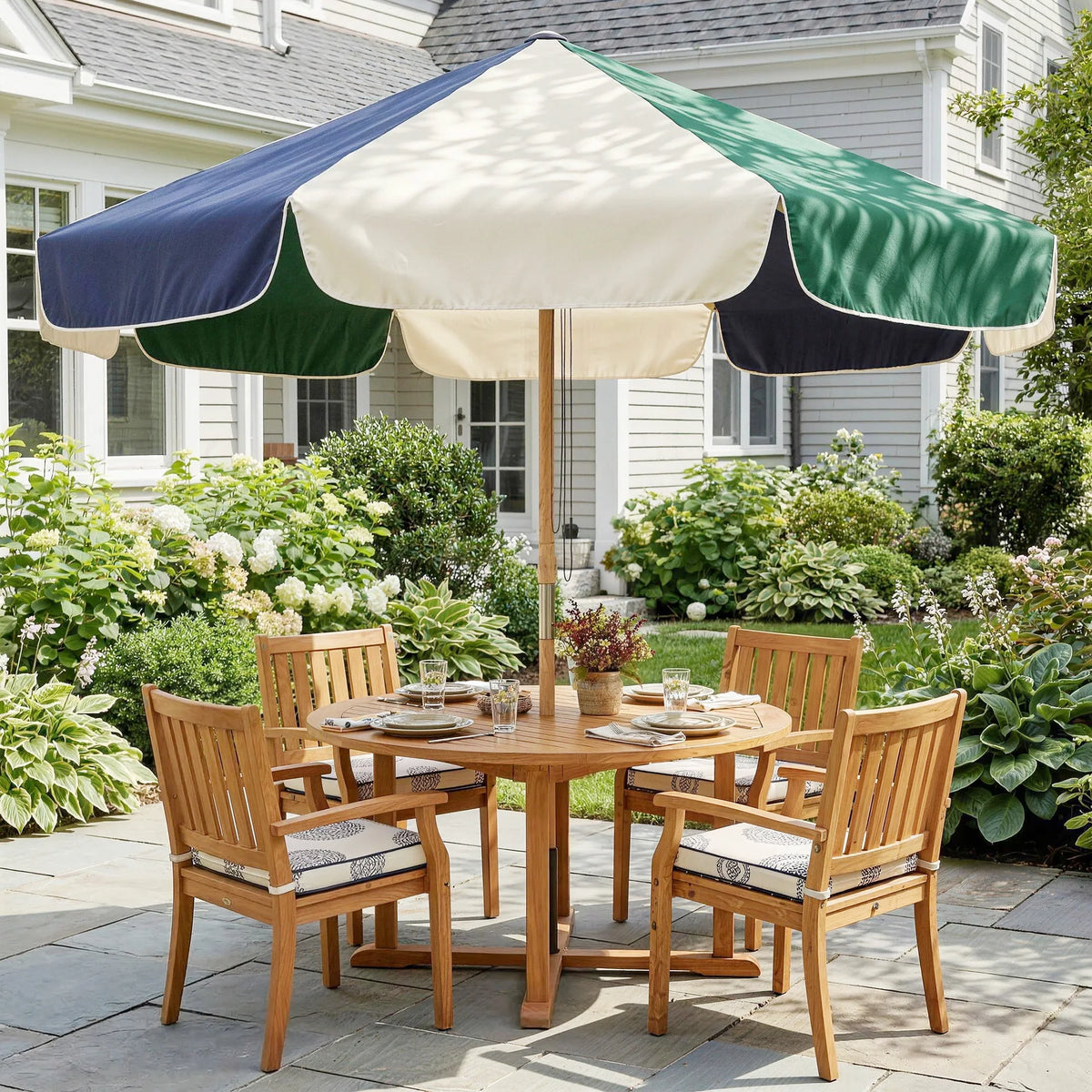Parasol de jardin Ø230cm bicolore vert foncé crème UPF30+ système à poulie abri de terrasse plage jardin balcon | Sansoti