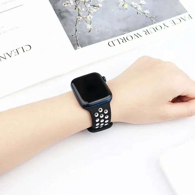 Silikonarmband für Smartwatches – atmungsaktives Sportarmband in zwei Farben für Uhren von 38 mm bis 49 mm, Unisex | Sansoti