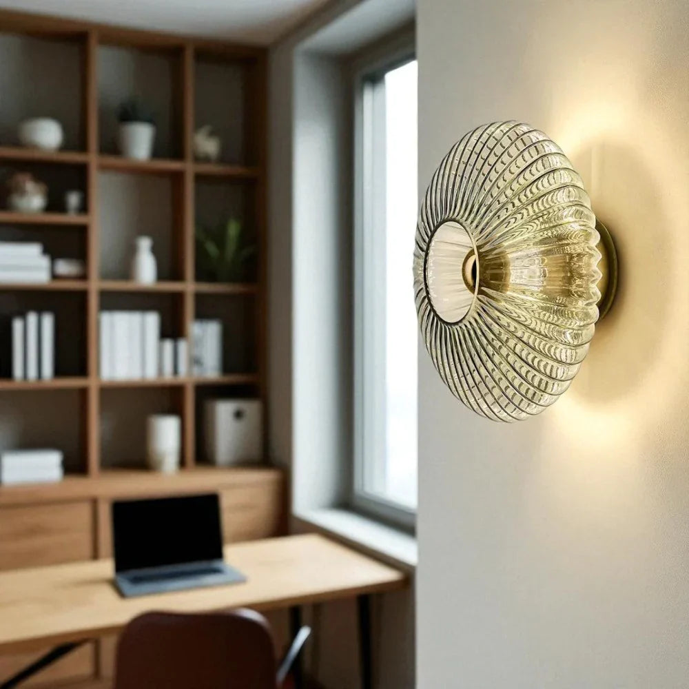 Ronde Glazen Wandlamp Geribbeld Schelp Design Goud Amber Woonkamer | Sansoti