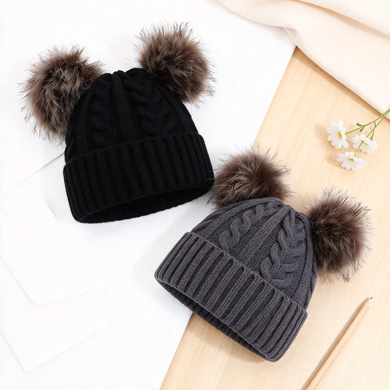 Gebreide Wintermuts met Dubbele Pompons voor Dames Warm Outdoor Accessoire Rekbaar Effen Kleur Casual | Sansoti