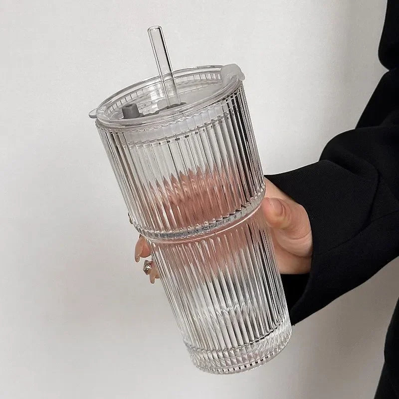 Geribbelde To-Go Beker met Rietje - Borosilicaatglas - Herbruikbare Drinkbeker voor Koffie & Thee - Warmteisolerend met Deksel - Draagbare Reisbeker voor Onderweg | Sansoti