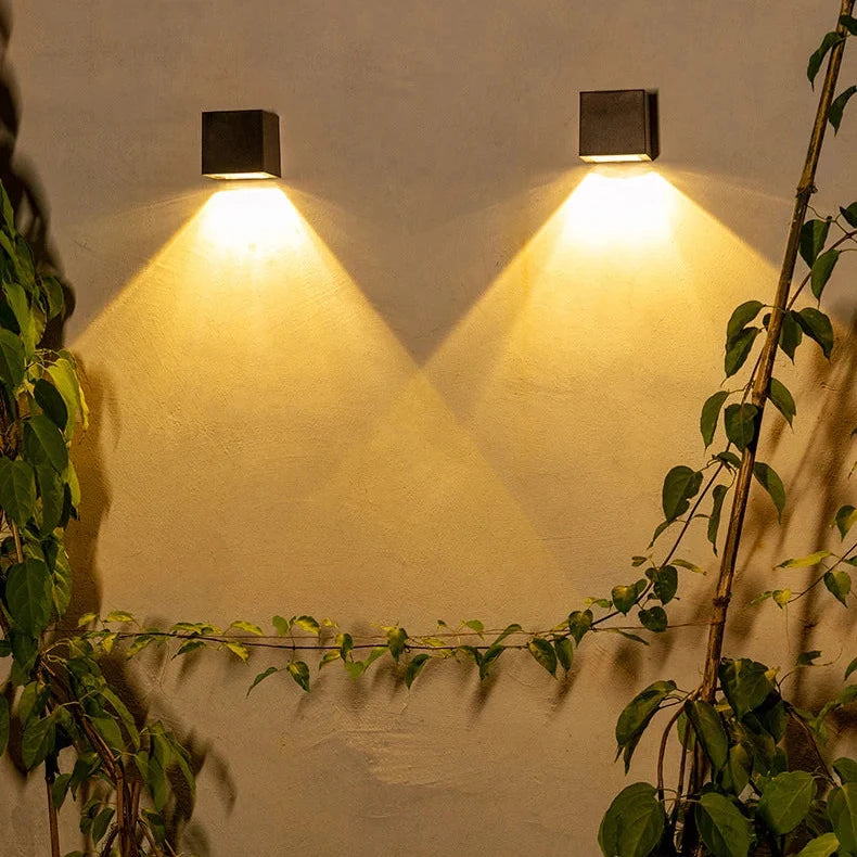 Vierkante Solarwandlamp ABS 8x8cm Warmwit LED Buitenverlichting Tuinpad Terras IP65 Oplaadbaar Waterdicht | Sansoti