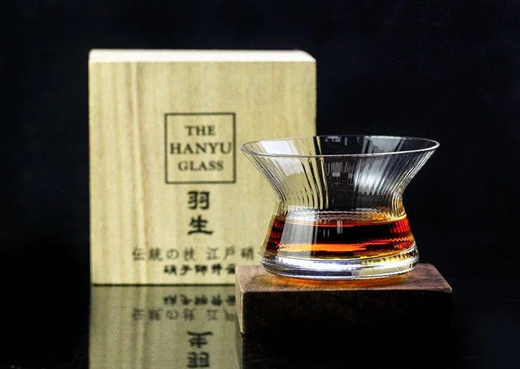 Kristalglazen Whiskeyglas met Trechterdesign 170ml voor Aromatische Ervaring | Handgemaakt Japans Drinkglas met Houten Kist | Premium Whiskyglazen Set voor Kenners Liefhebbers Cadeau | Sansoti