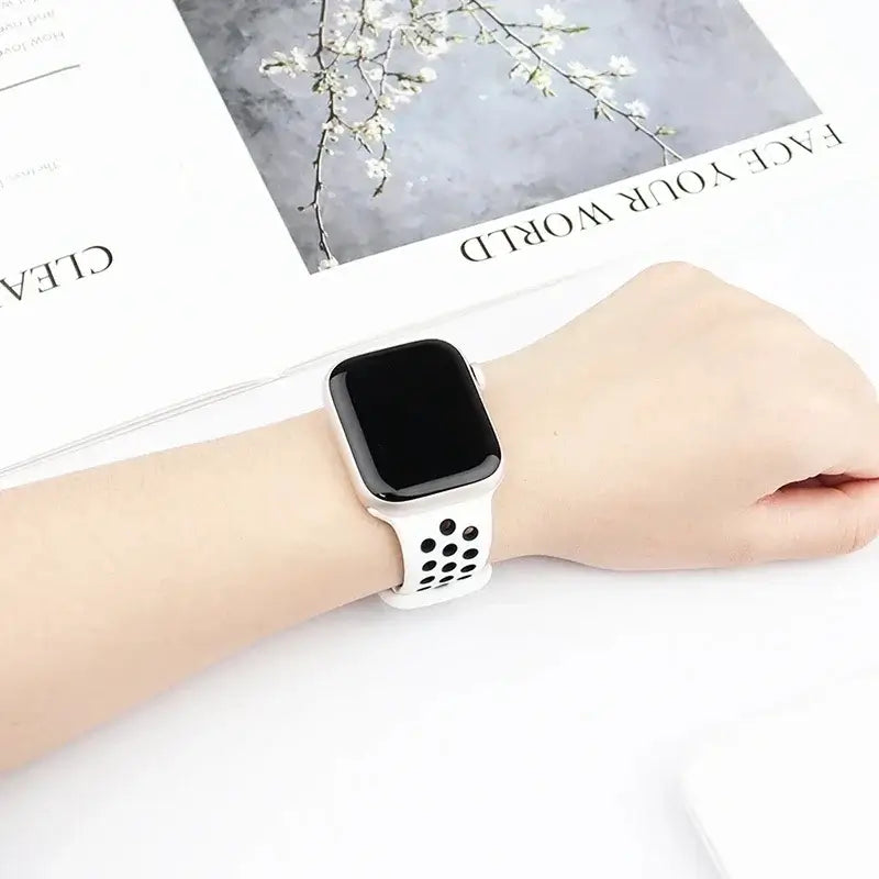 Silikonarmband für Smartwatches – atmungsaktives Sportarmband in zwei Farben für Uhren von 38 mm bis 49 mm, Unisex | Sansoti
