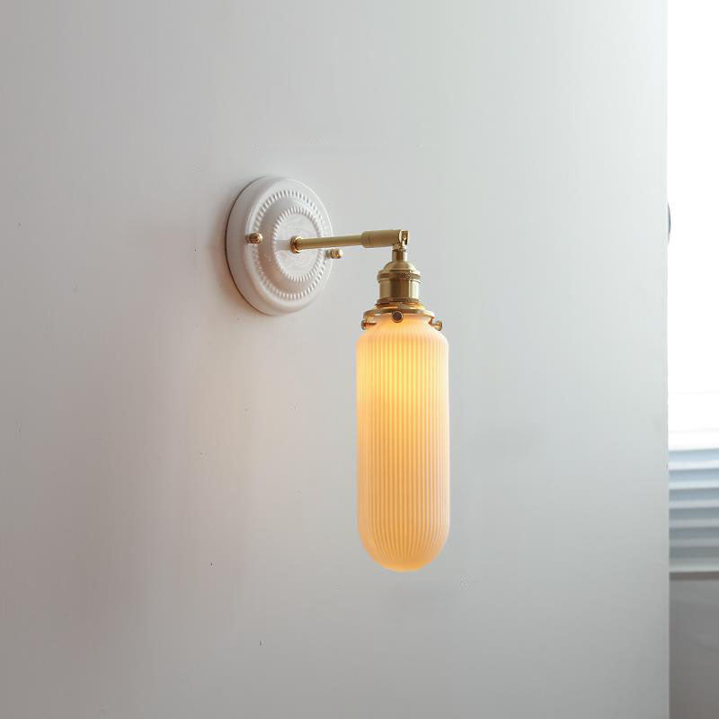 Vintage-Wandleuchte mit plissiertem Schirm, Messingarm und Keramik für Schlafzimmer, Wohnzimmer und Arbeitszimmer, stimmungsvolle Beleuchtung, Retro | Sansoti