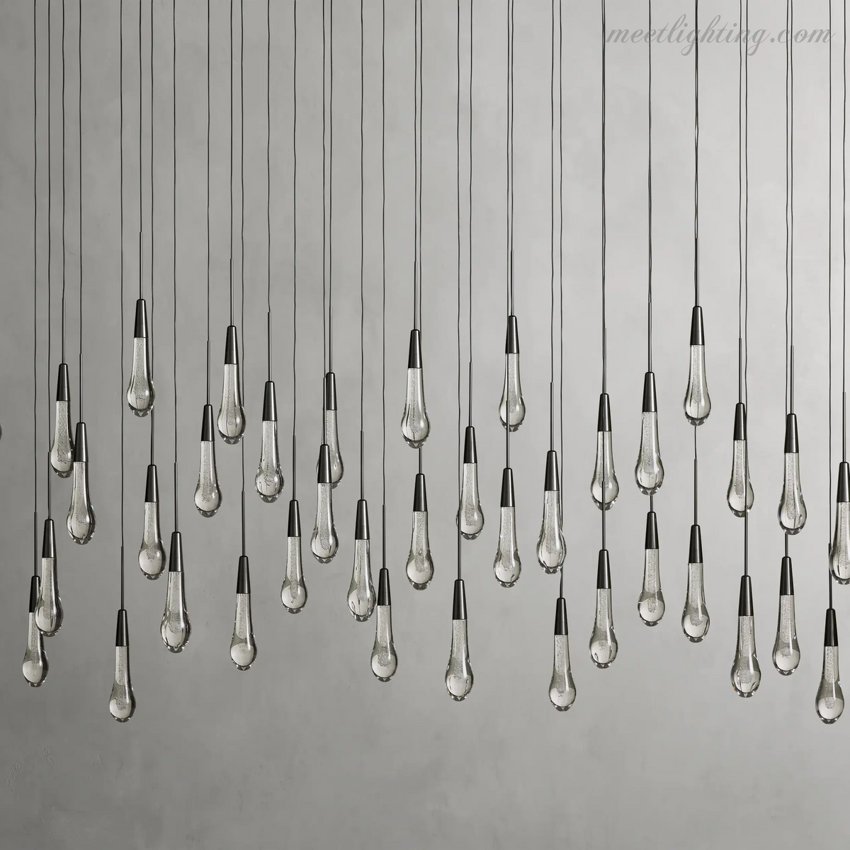 Lustre linéaire avec lampes LED réglables adapté à la salle à manger et à la cuisine en verre fabriqué à la main au design moderne | Sansoti