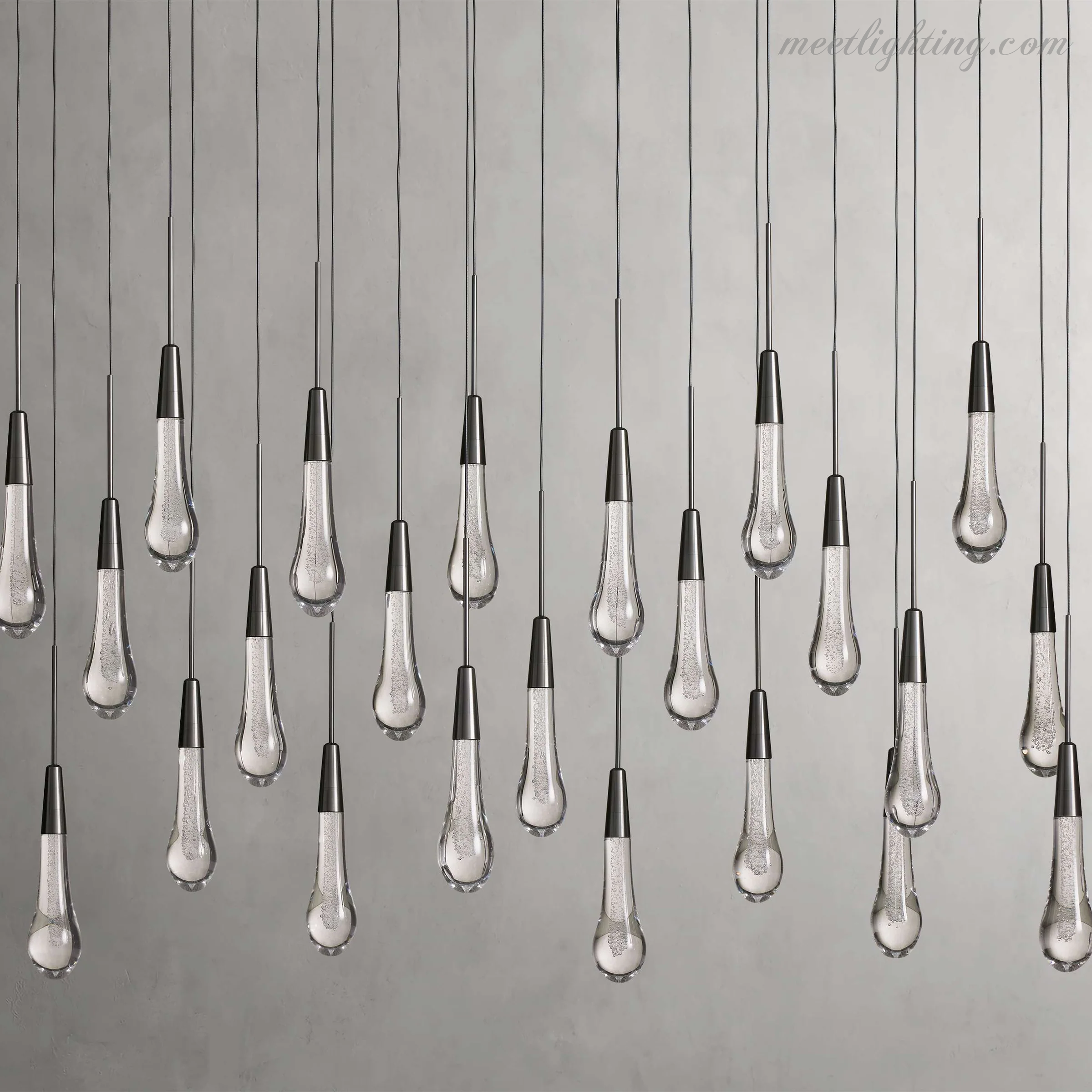 Lustre linéaire avec lampes LED réglables adapté à la salle à manger et à la cuisine en verre fabriqué à la main au design moderne | Sansoti