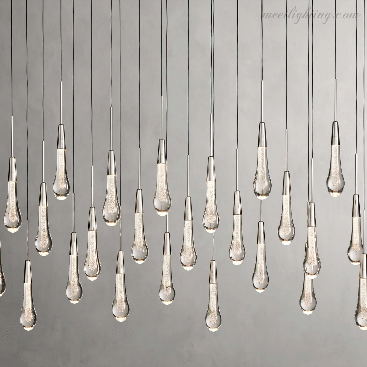 Lustre linéaire avec lampes LED réglables adapté à la salle à manger et à la cuisine en verre fabriqué à la main au design moderne | Sansoti