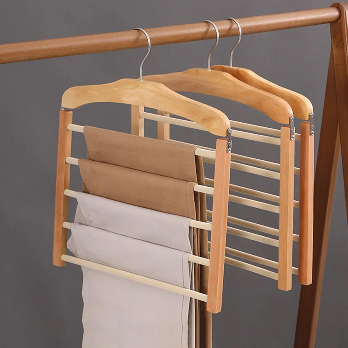 Gelaagde Kledingkast Organizer Hout Metaal 5 Stangen Draaihaak Kastopslag Broeken Jeans Ruimtebesparend | Sansoti