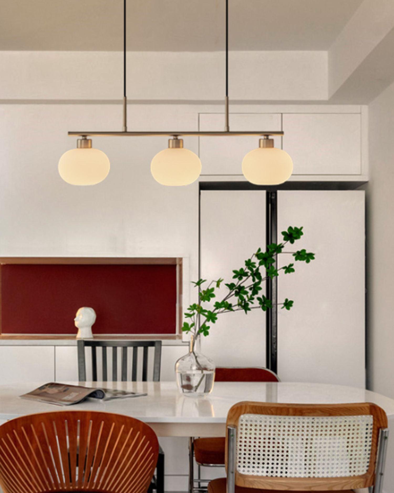 Design Hanglamp met 3 Globe Kapjes - Stijlvolle Eetkamerverlichting voor Tafel en Kookeiland - Verstelbaar 150 cm - Nikkel of Goud - E26/E27 | Sansoti