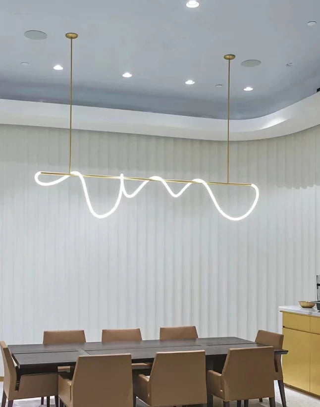 Liniowa lampa wisząca LED z aluminium, czarno-złota, 80-150 cm, nowoczesny design, do jadalni, sypialni i salonu | Sansoti