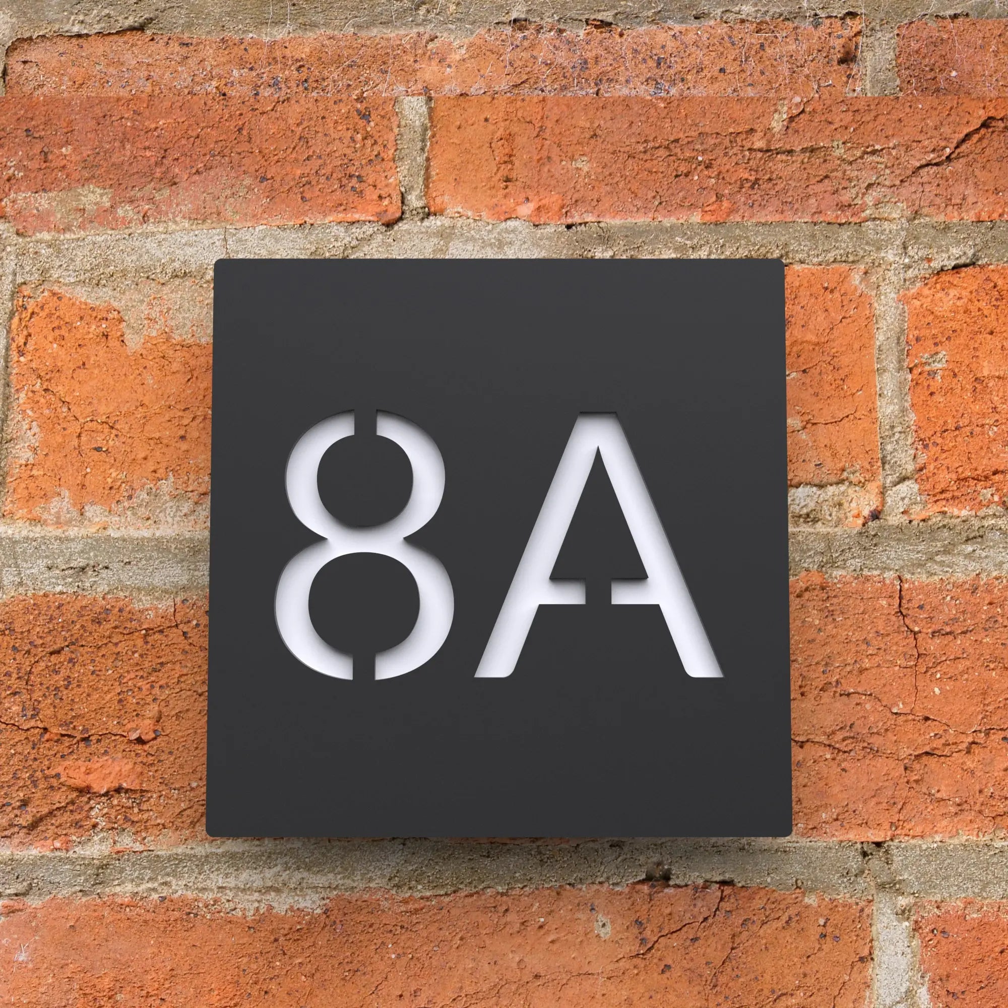 Floating 3D house number plate acrylic modern weather-resistant for facade and entrance | Sansoti