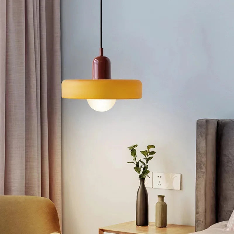 Glas-Hängeleuchte mit farbiger Kugel für Esszimmer und Schlafzimmer, moderne Designbeleuchtung, stimmungsvolle Deckenleuchte für den Innenbereich | Sansoti
