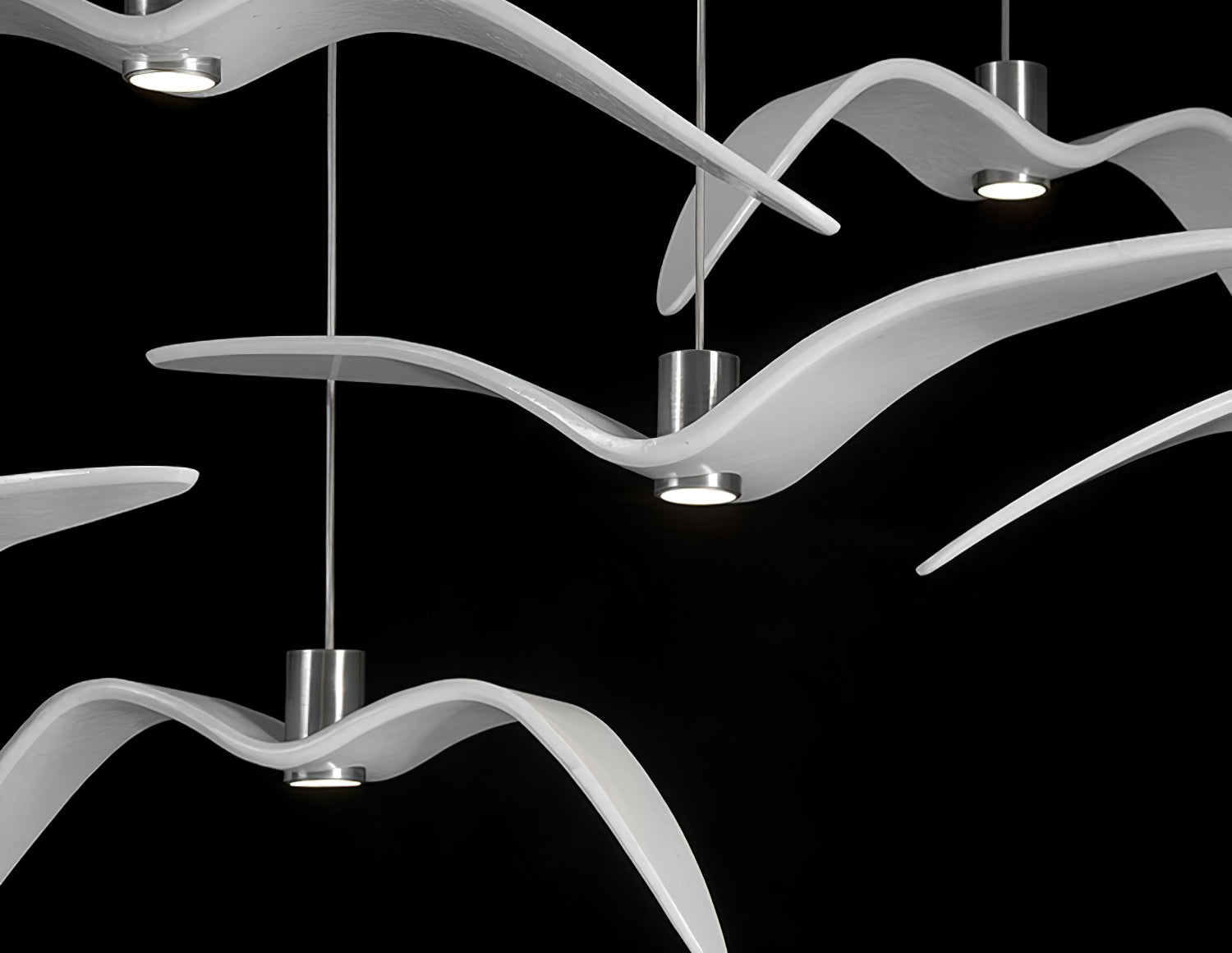 Suspension LED Design Oiseau Résine Aluminium Blanc Noir 3000K 4000K 6000K Salon Suspension Minimaliste Organique Plafonnier | Restfield