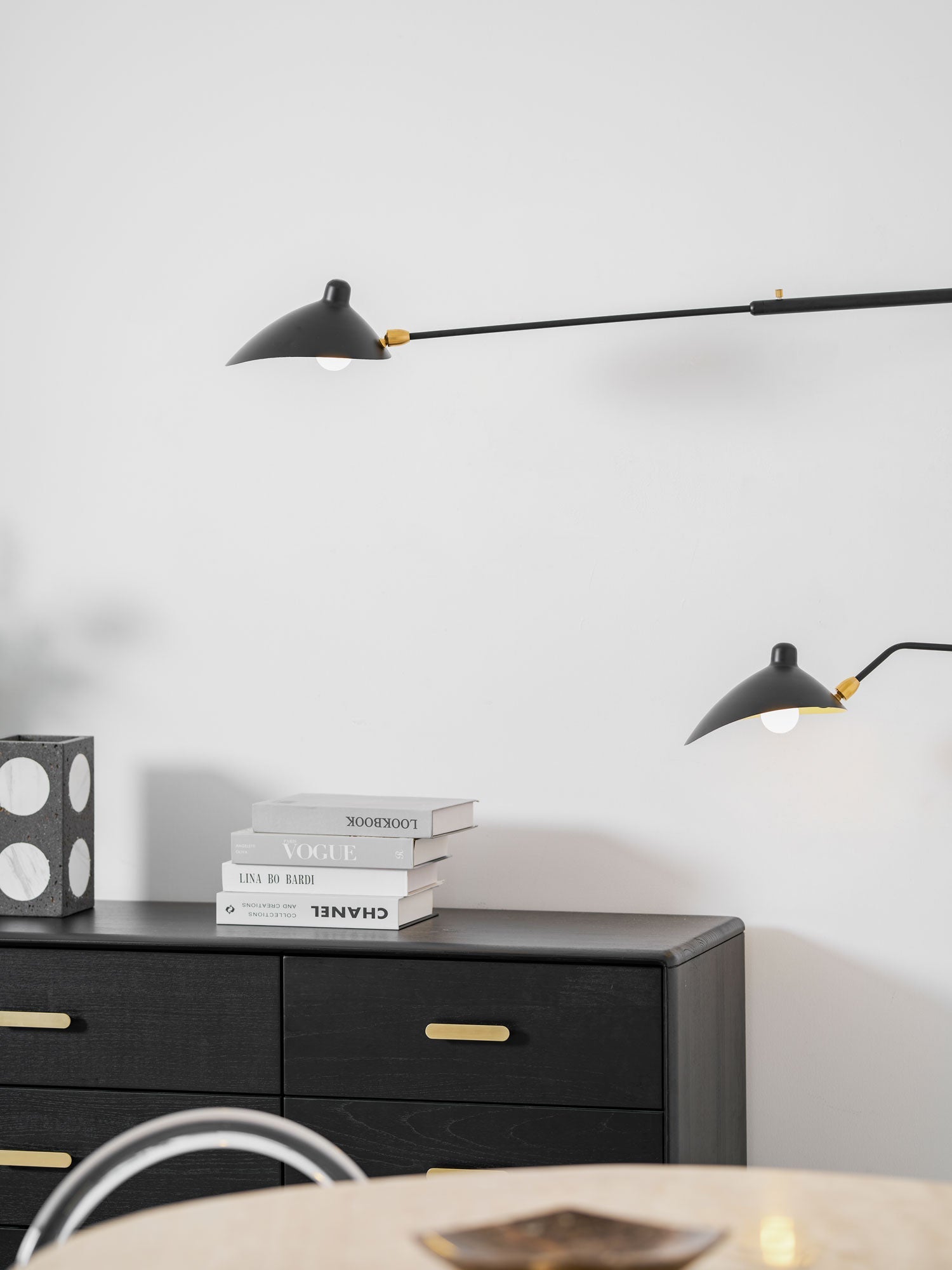 Wandlamp met verstelbare armen — industriële wandverlichting in aluminium en messing — vintage design — moderne wandlamp voor woonkamer slaapkamer | Sansoti