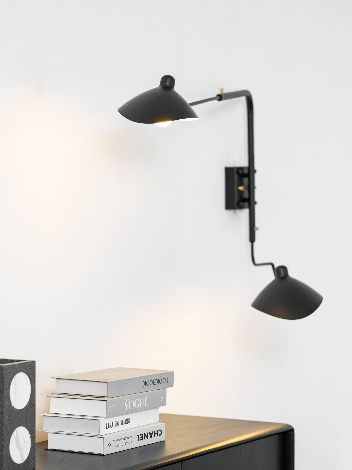 Wandlamp met verstelbare armen — industriële wandverlichting in aluminium en messing — vintage design — moderne wandlamp voor woonkamer slaapkamer | Sansoti
