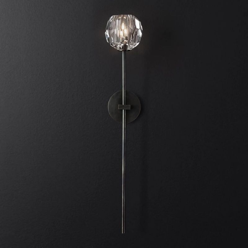 Applique murale en cristal avec boule en verre et finition en laiton pour un éclairage d’ambiance du salon, de la chambre et de l’entrée | Sansoti