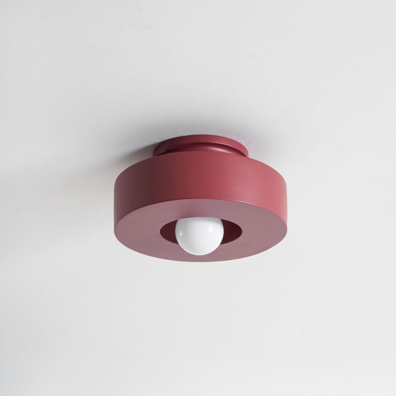 Plafondlamp Simon met Gestapelde Cilindervormen Hars Beschikbaar in Rood Groen Zwart E26 E27 Fitting Ø30×15cm Minimalistisch Design Geometrisch Sculptuur Verlichtingselement | Sansoti